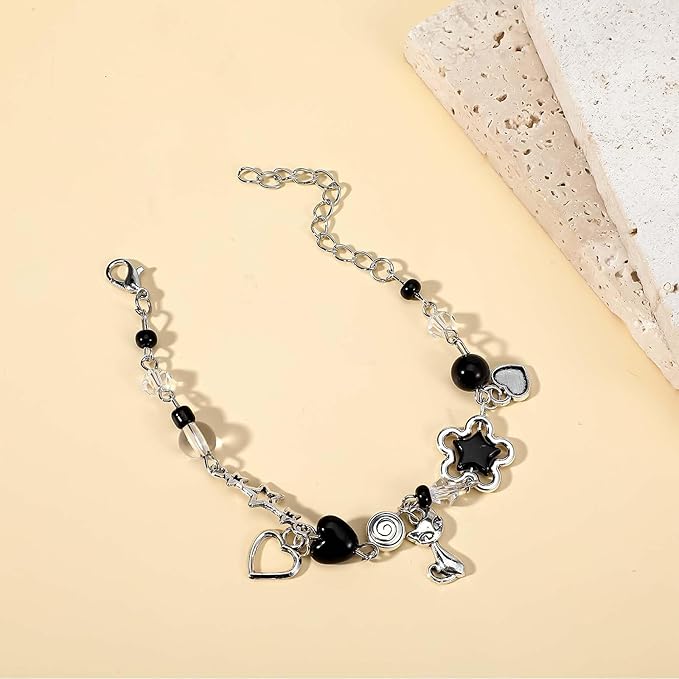4 süße Y2K Perlenarmbänder Silber
