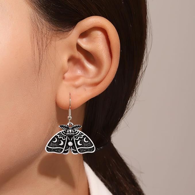 Ohrringe Motte mit Totenkopf