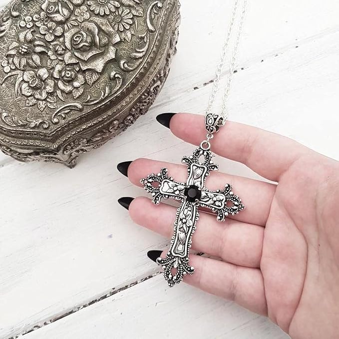 Detaillierte Kreuz Goth Halskette