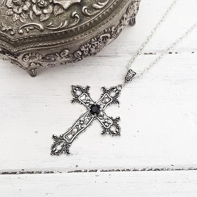 Detaillierte Kreuz Goth Halskette